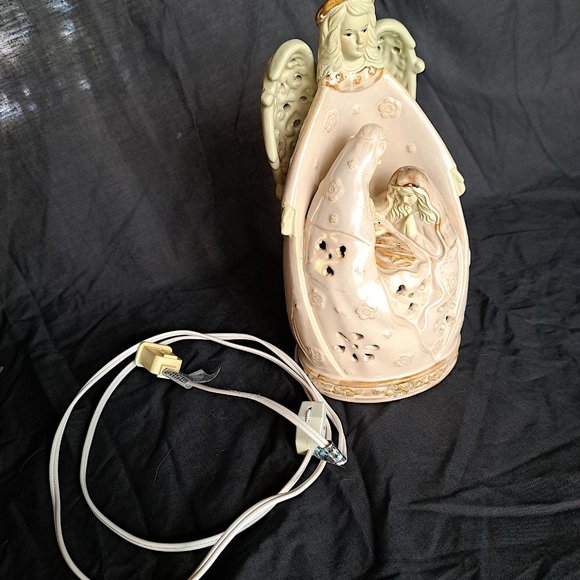 Light-up Ceramic Guardian Angel & Nativity - Picture 2 of 4